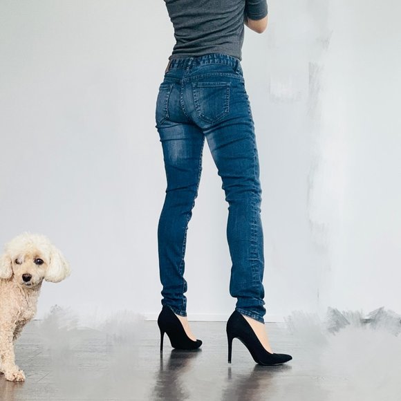 Armani Jeans - Size 2 - Elevate Your Denim Game ๐ - Picture 2 of 6